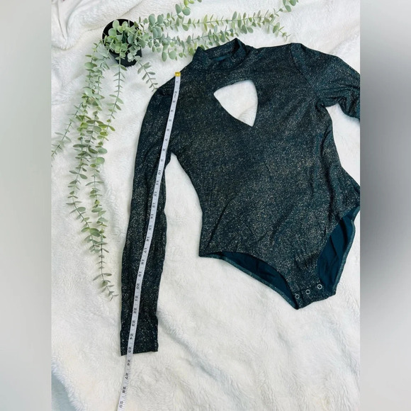 Chaser Glitter Jersey Bodysuit Evergreen Long Sleeved Keyhole Open Back Size M - Picture 8 of 11